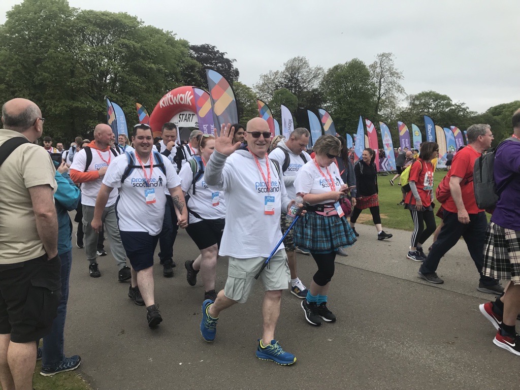 Aberdeen Kiltwalkers at the start line