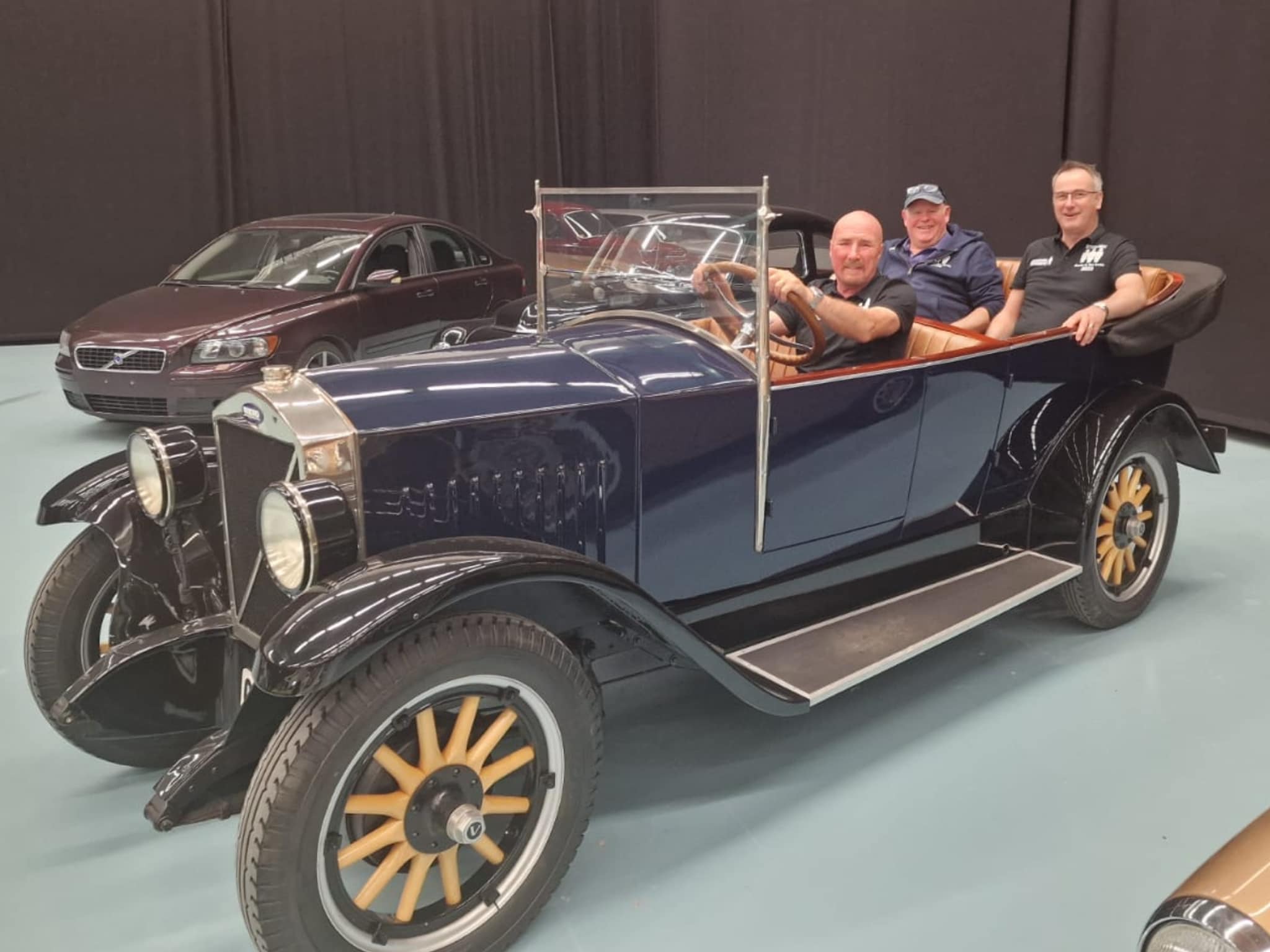 Scots to the Arctic in vintage Volvo